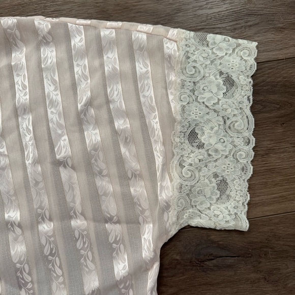 Coquette VTG Cropped Blush Pink Blouse with Metallic Thread Vintage Feminine - Picture 7 of 12